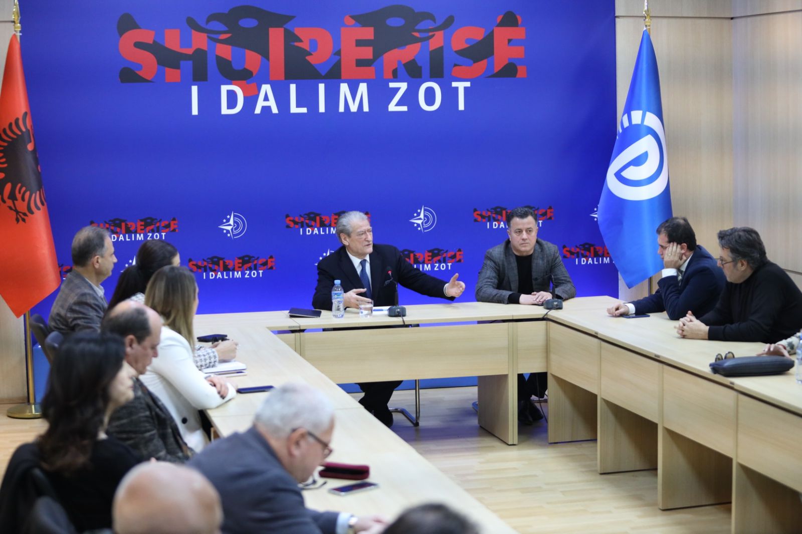 Berisha: Dhuna nuk të sjell në objektivin që kërkon. Ne jemi në hapat më fillestarë të mosbindjes civile