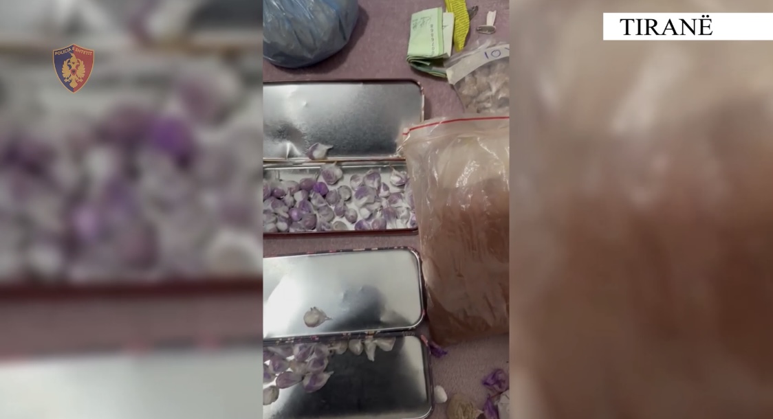 Kapet grupi i rrezikshëm në Tiranë me 6 kile heroinë e kokainë, në krye një grua 40 vjeçe