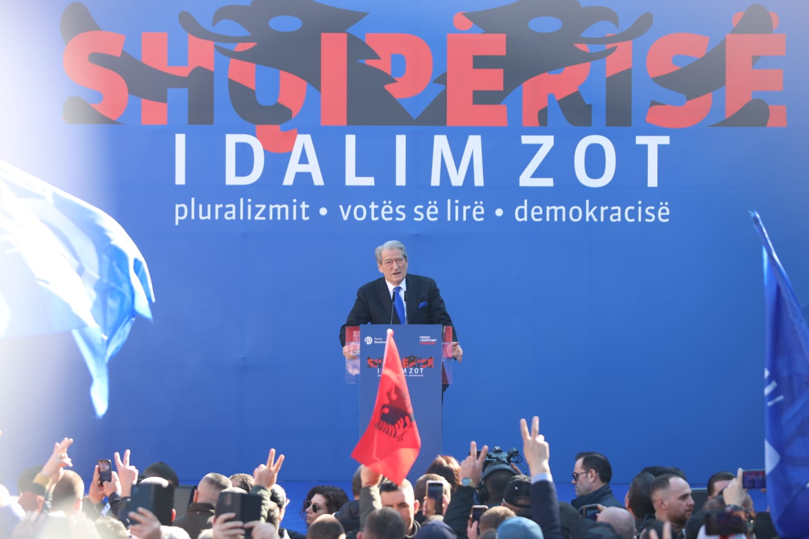 Berisha mban fjalën: Rama jep dorëheqje, largohu!