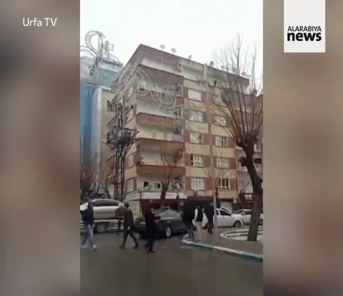 VIDEO/ Pamjet se si shembet nga termeti pallati 7 katësh