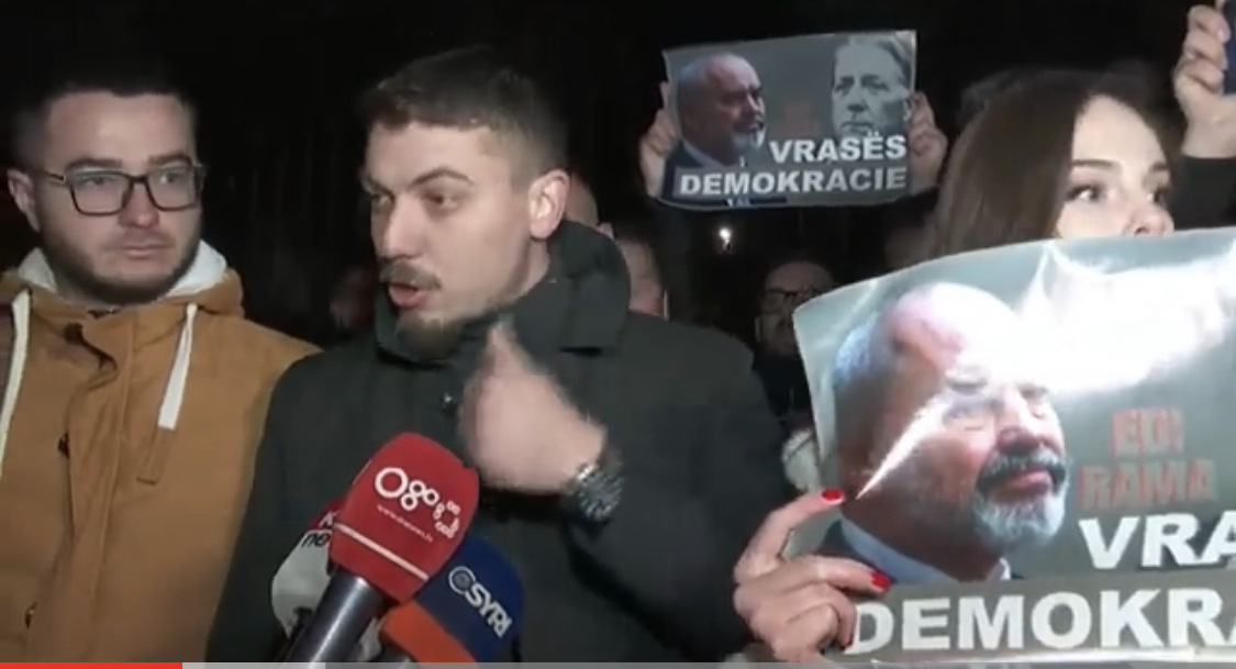 FRPD, protestë te tv Klan, Rama hyn në studio nga dera e pasme