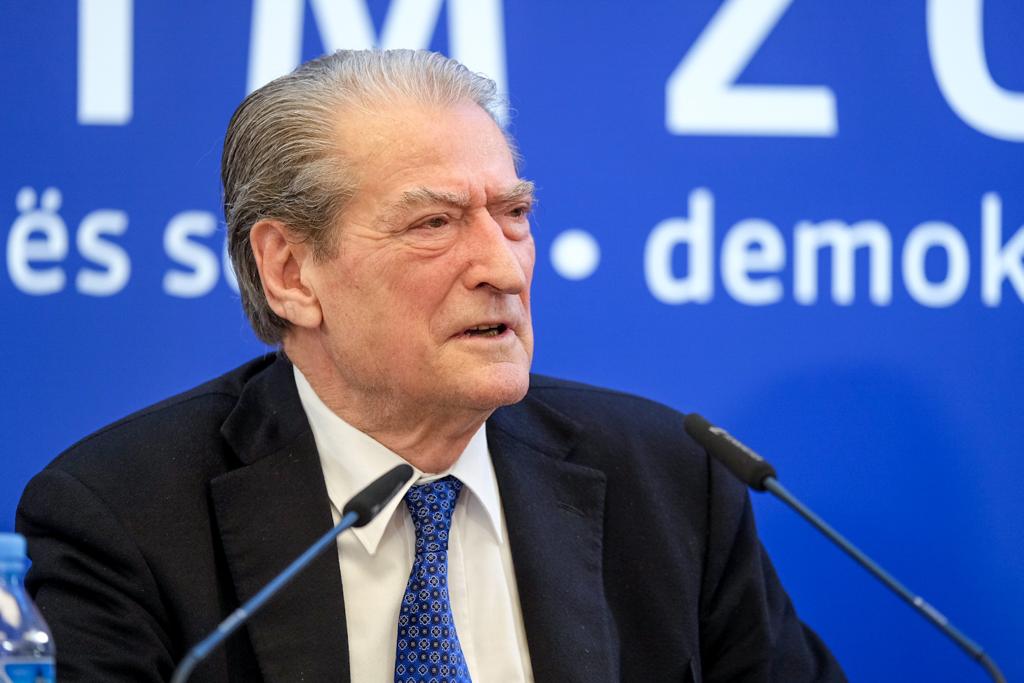 Berisha: Erion Veliaj paratë që u vjedh qytetarëve me plehrat, i çon në Iran