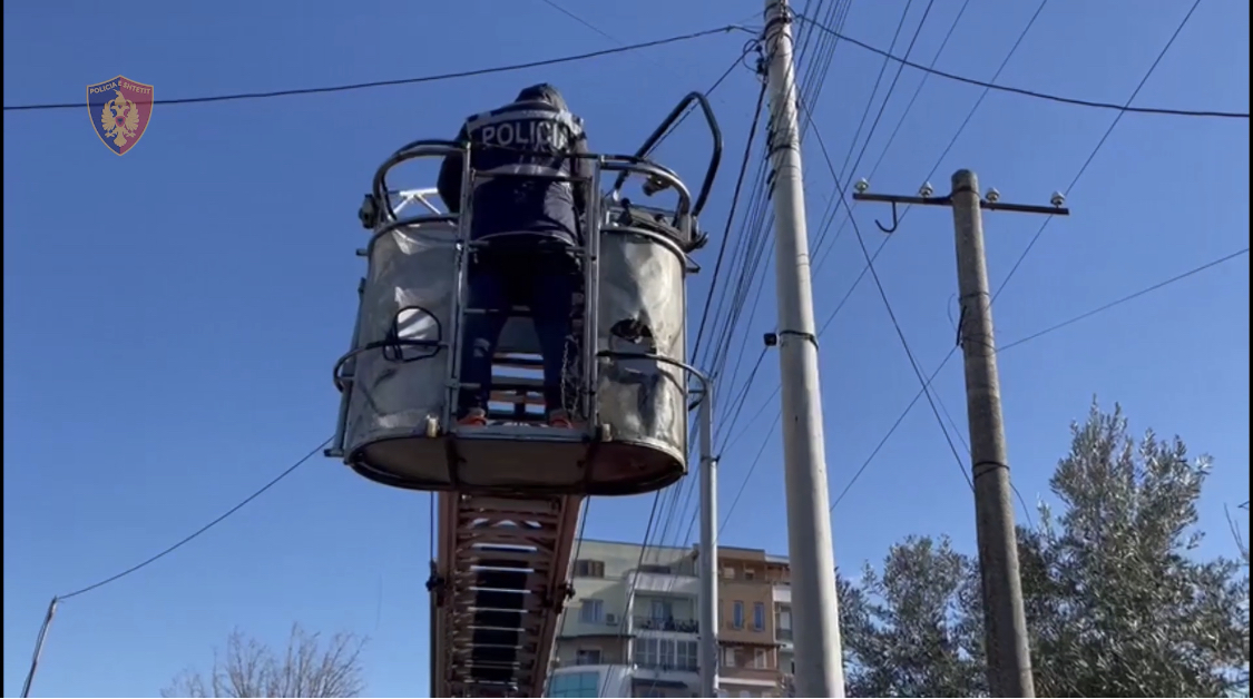 Bandat i kthejnë Tiranën policisë, hiqen 220 kamera përgjuese në interes të krimit