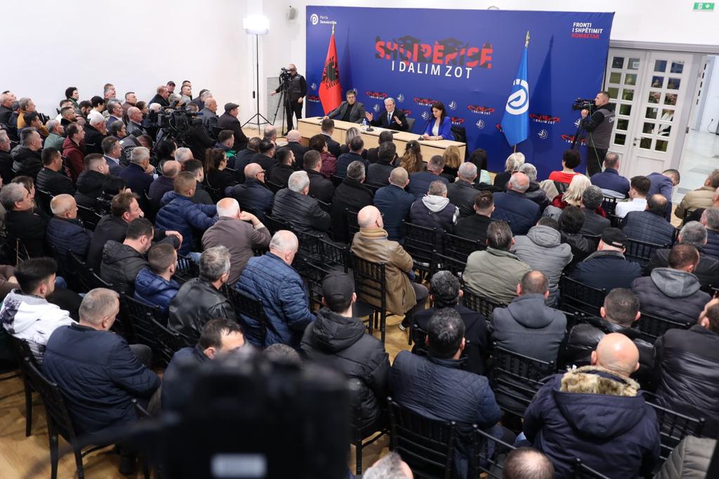 Berisha: Ky krim-ministër i urren shqiptarët. Shqiptarët me rrogat më të ulëta në rajon. Koha e stabilitetit në kushtet e monizmit ka marrë fund