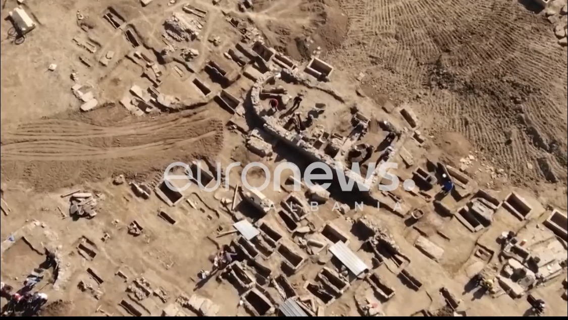 Zbulohet varri antik ilir në Shkup, ndërpriten punimet e ndërtimit