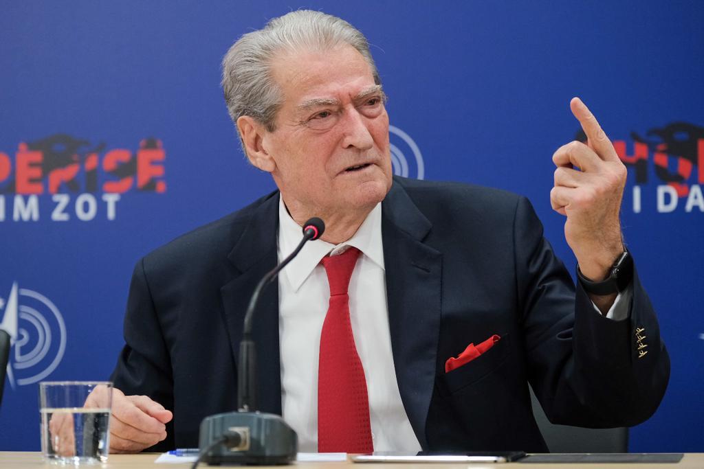 “Hyjmë në një fazë tjetër të revolucionit, nga mëngjesi deri në darkë duhet të punojmë për fitoren e zgjedhjeve lokale”