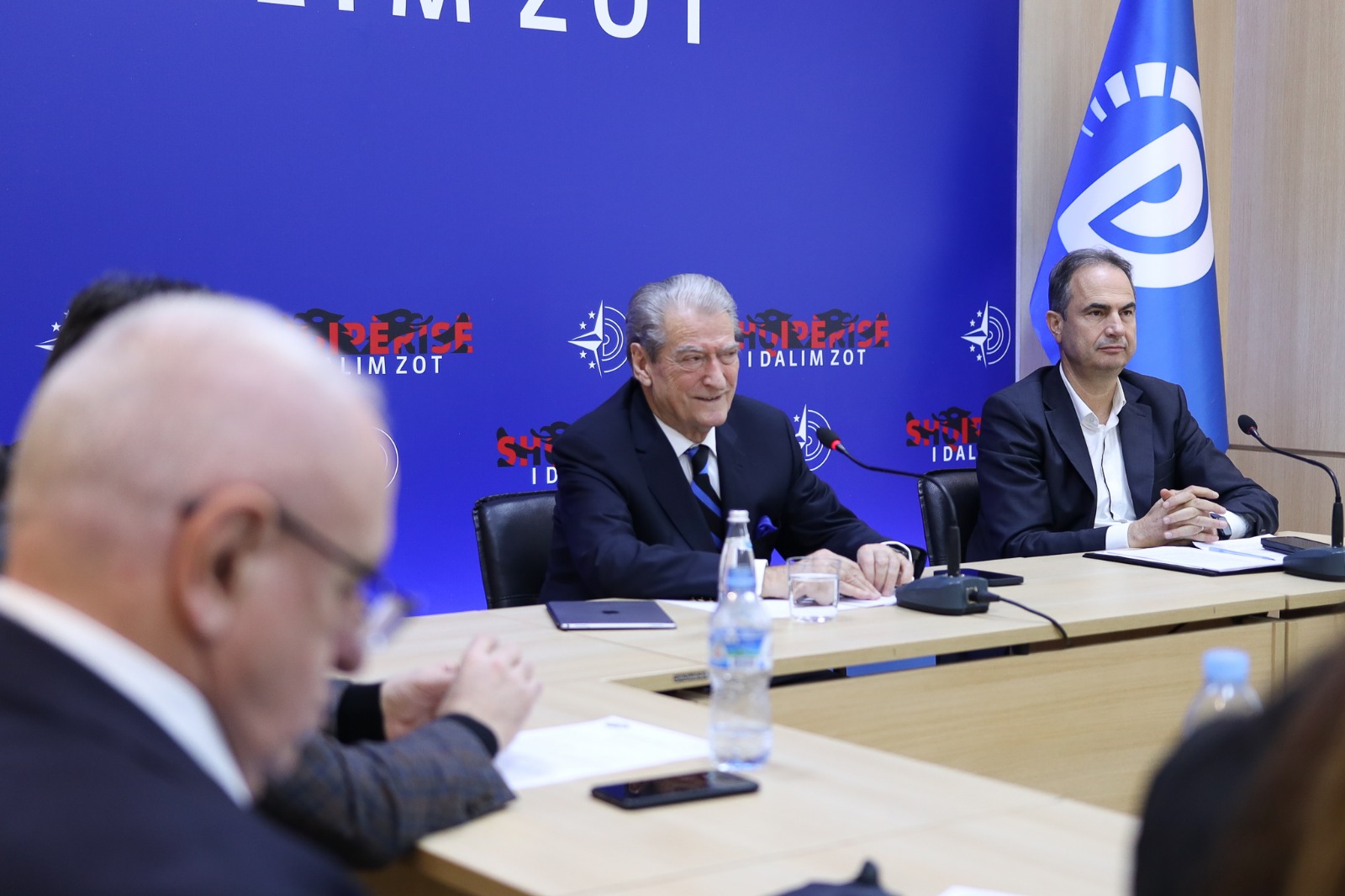 Berisha i shton edhe bjë përcaktim të ri ‘Guvernatores’ Kim