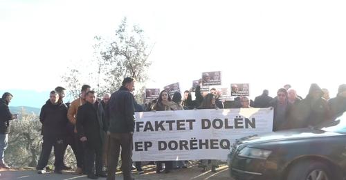 Të rinjtë e PD, protestë në Surrel para shtëpisë së Kryeministrit