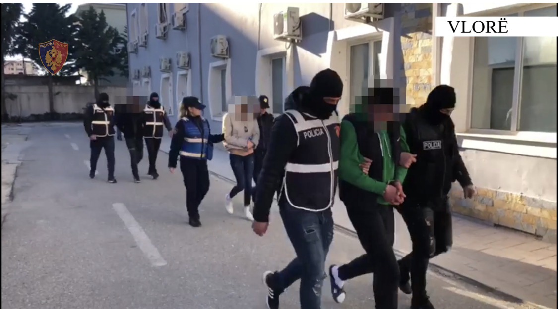 260 kg/ Kamperat e rumunëve mbushur me kanabis në Vlorë,