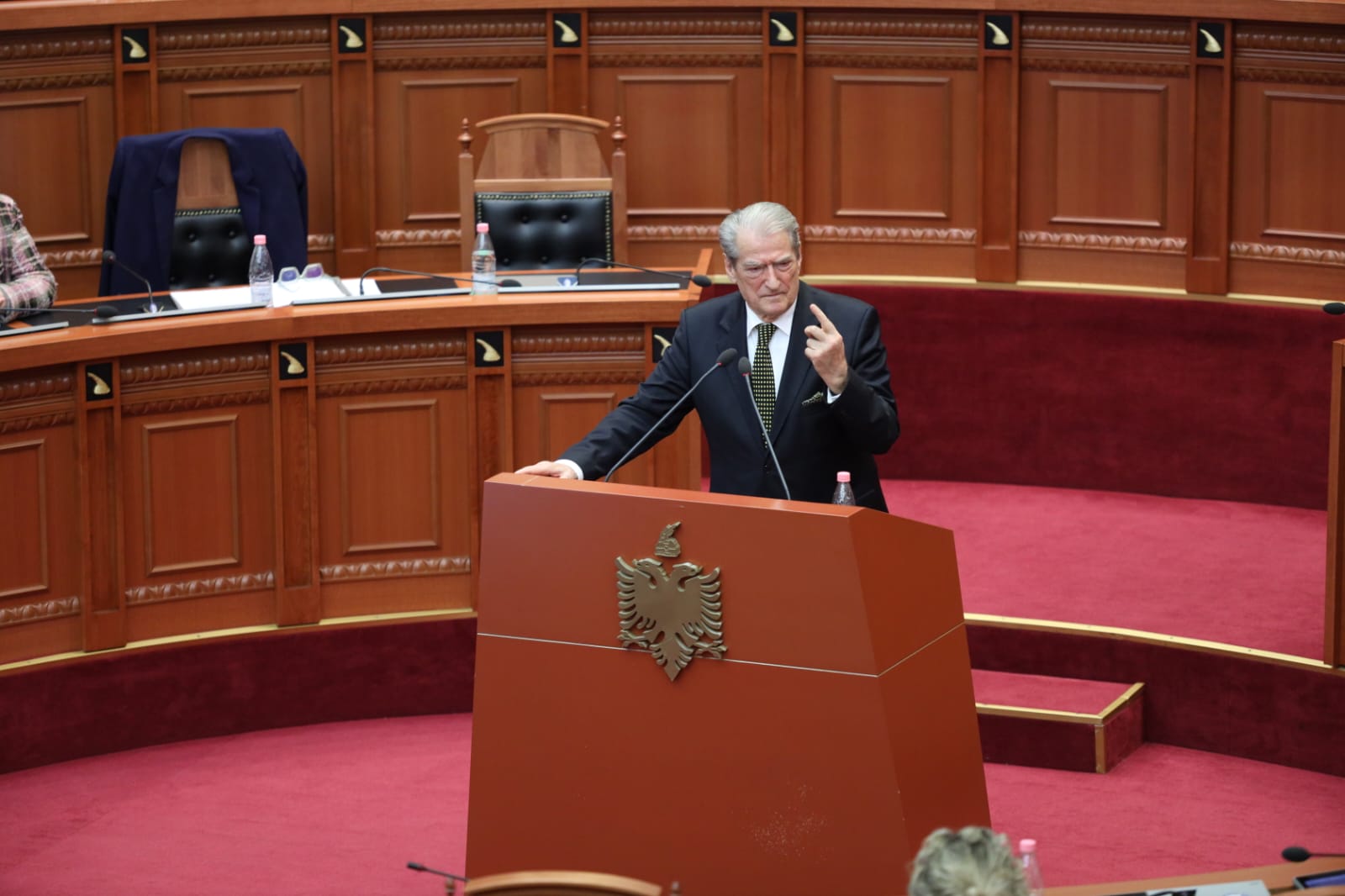 9 muaj, kuvendi bllokon projektligjin për parashkrimin, Berisha denoncon Ramën