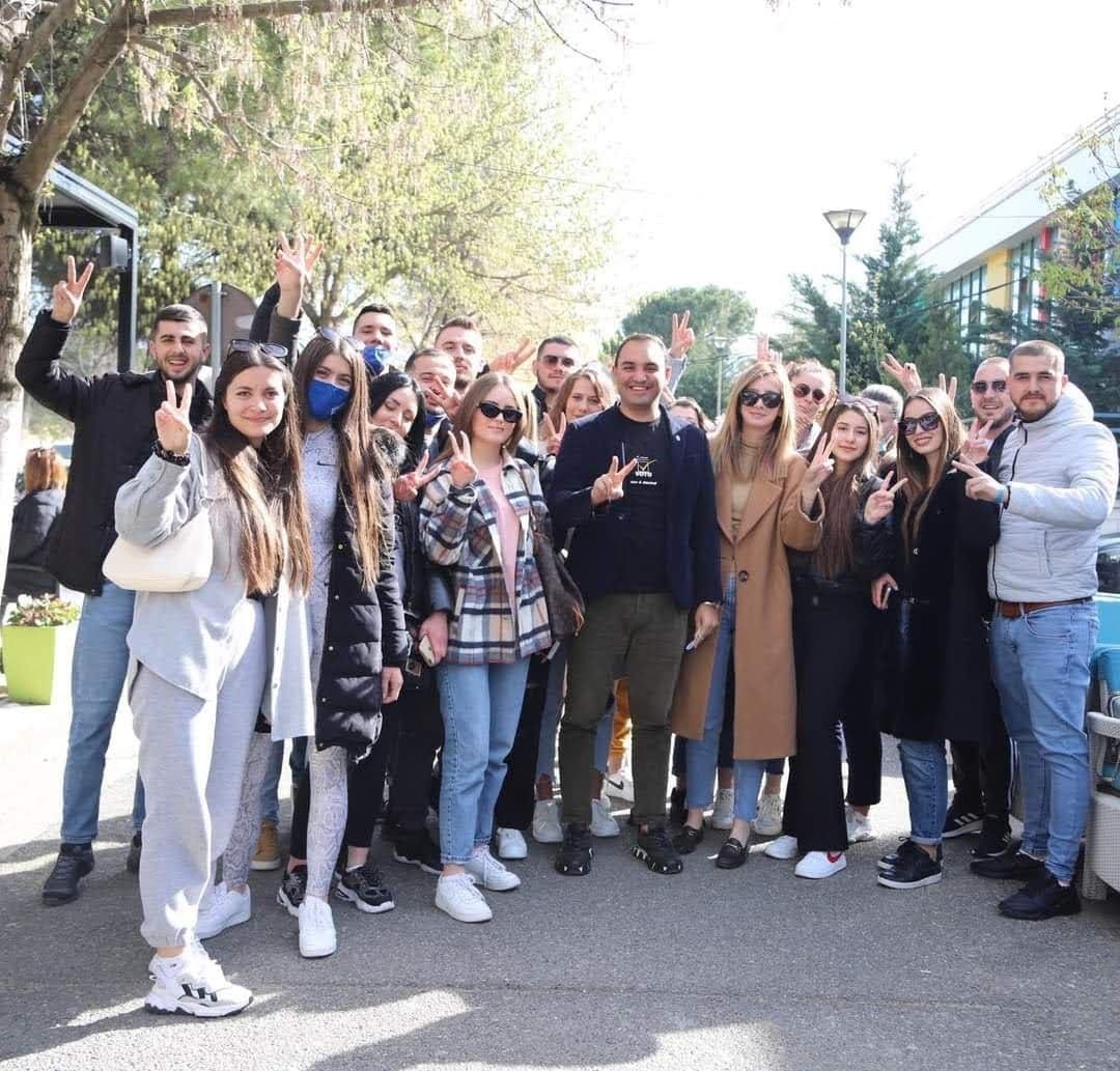 Këlliçi uron qytetarët për “Ditën e Verës”: Tiranën e bëni të bukur ju!