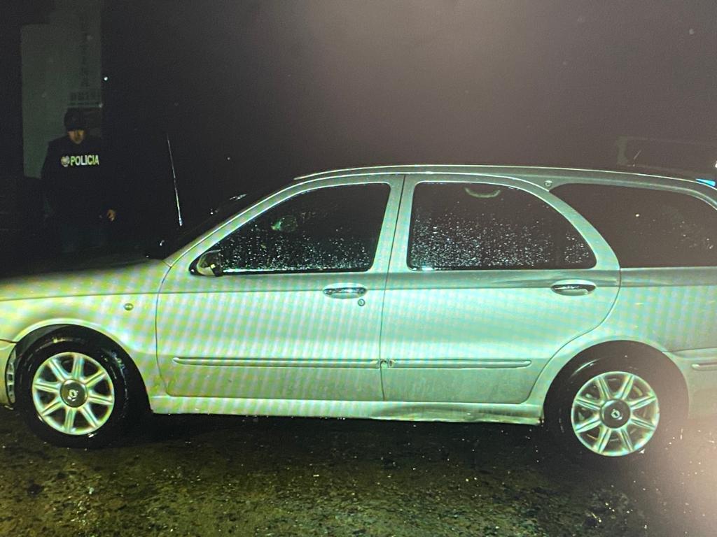 TROPOJË/ Me pistoletën te koka, i rrëmben makinën në mes të rrugës