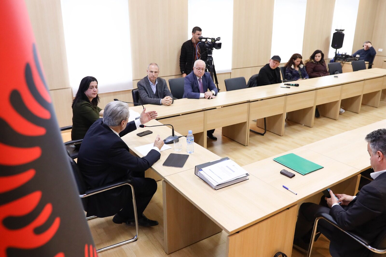 Berisha për financimet ruse: Nuk ka hyrë e dalë asnjë para ruse nga PD. Ledina Mandija prezanton auditin