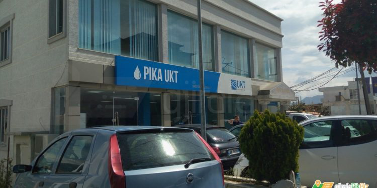 Punonte taksist në orarin e punës, jep dorëheqjen drejtori i UK në Gjirokastër