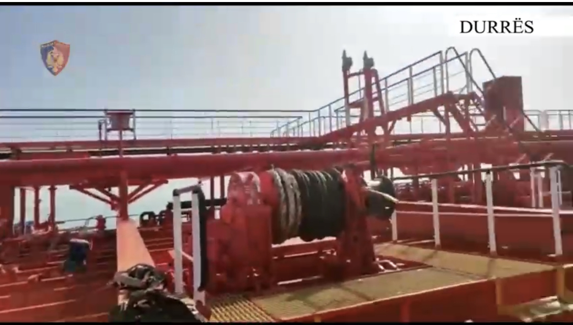 DURRËS/ Arrestohet rusi që drejtonte anijen me naftë kontrabandë