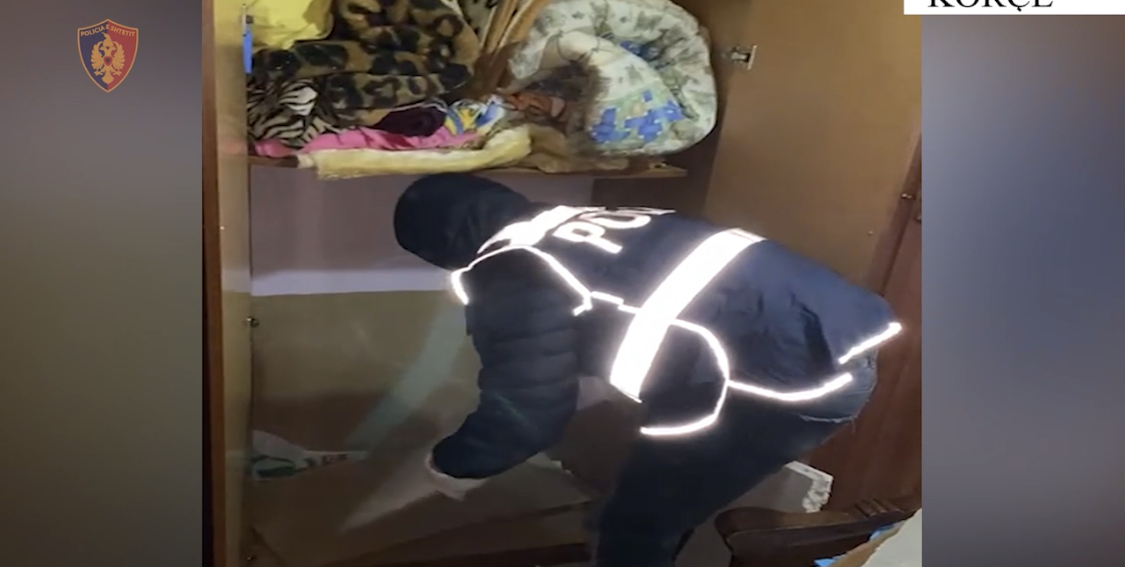 Doza me narkotikë, armë dhe para, arrestohet 1 person