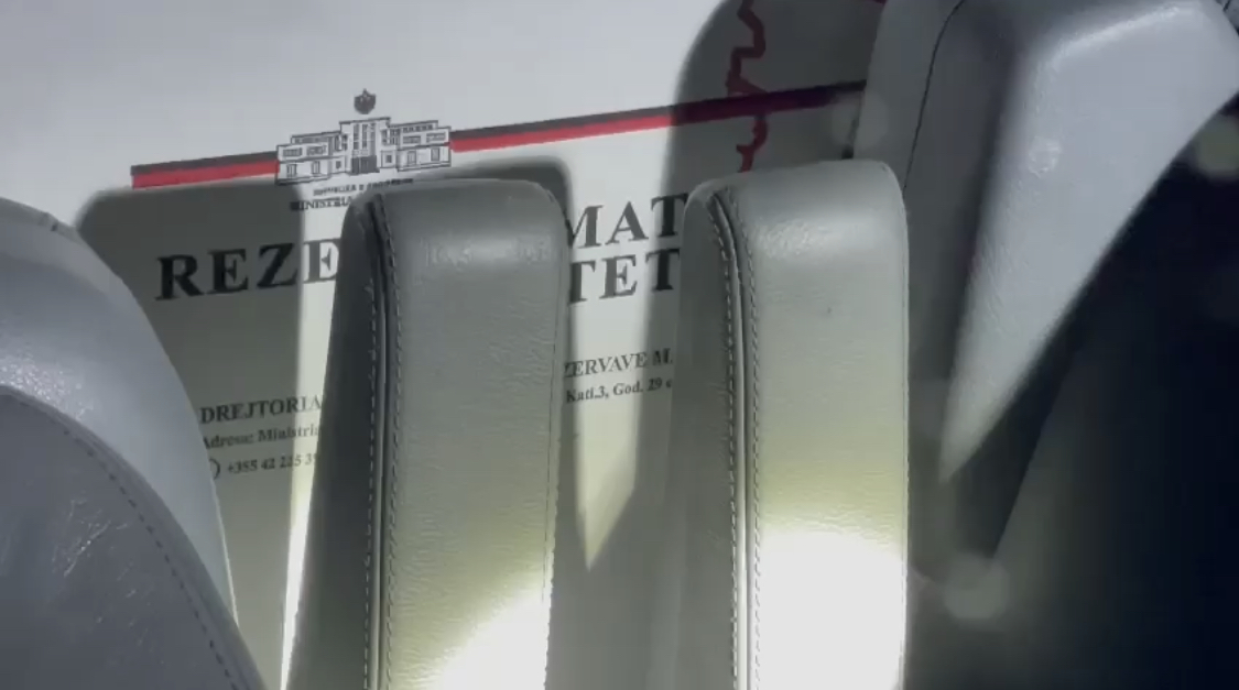 Ndihmat shtetërore në fugonat e kandidatëve të PS për vota, skandali në Has, ja çfarë gjeti policia në fugonin e djemve të kryetarit të bashkisë