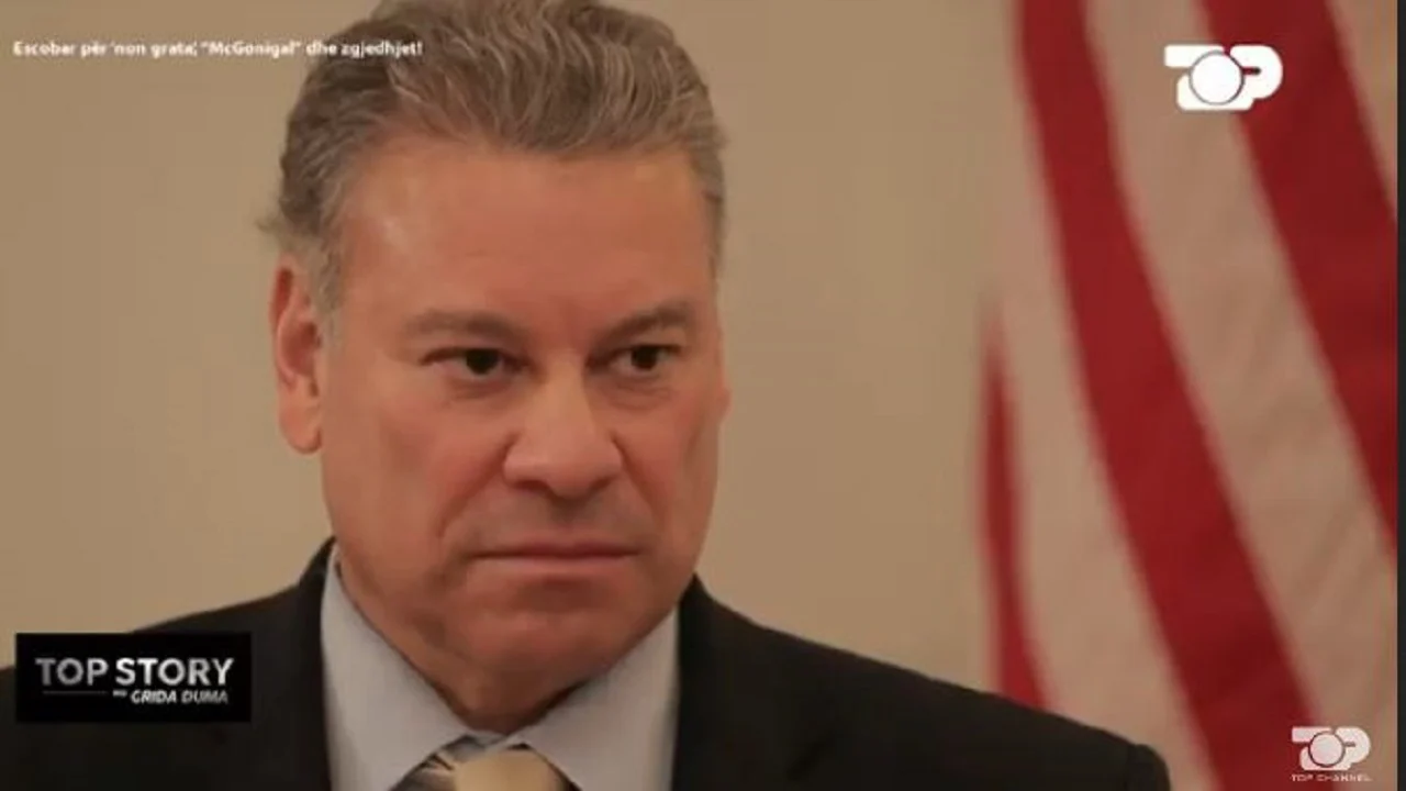 Escobar për sulmet ndaj ambasadores Kim: Ajo që po bën Ambasadorja jonë është pikërisht ajo që Sekretari dëshiron të bëjë