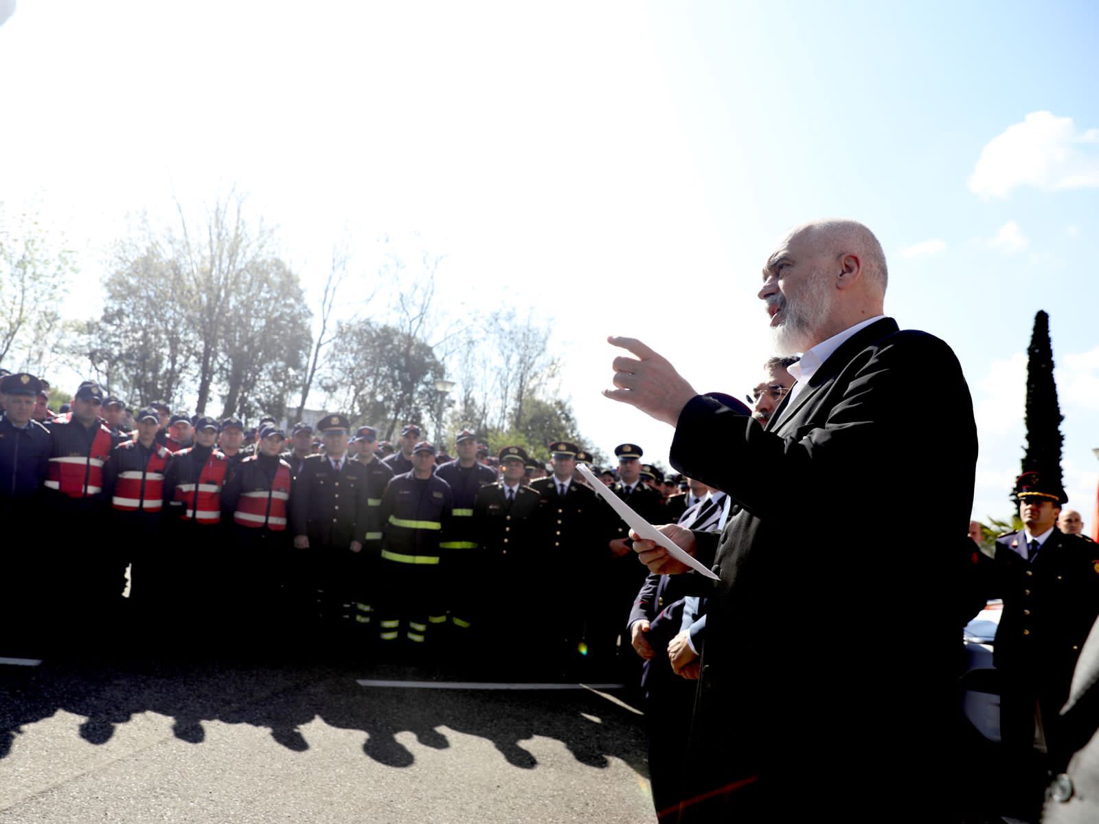 SA BËHEN/ Kryeministri Rama sërish thyen Kodin Zgjedhor, mbledh policët dhe u rrit pagat 5 javë para votimeve