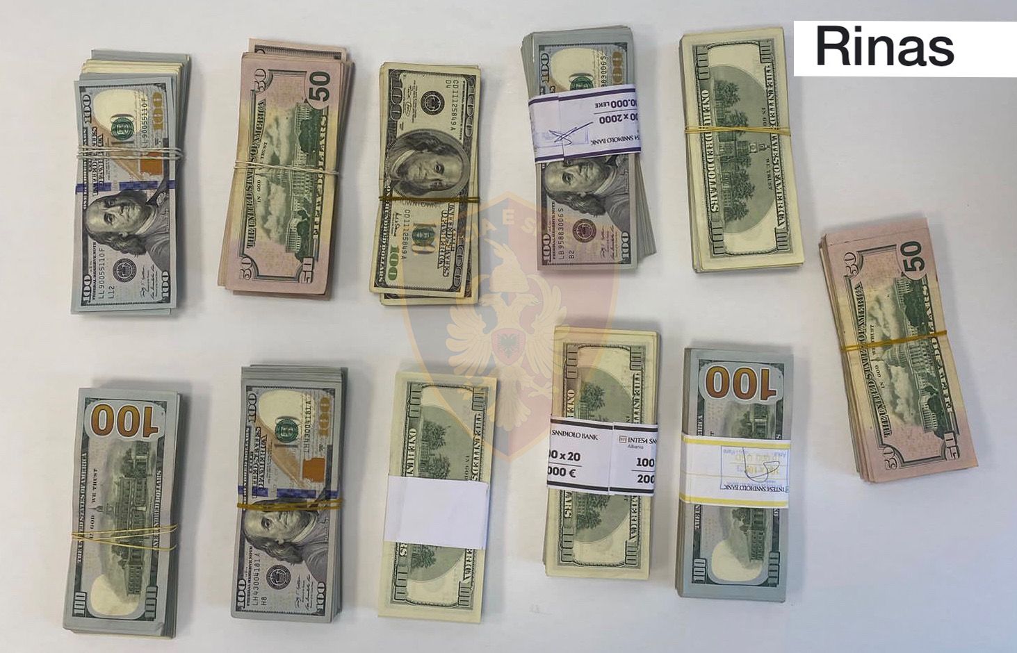 Libianët po kalonin në Rinas mijëra dollarë pa deklaruar, kapen nga policia