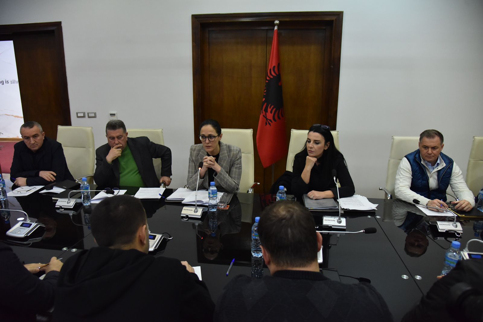 Kushtetuesja rrëzon bordin e naftës si të paligjshëm