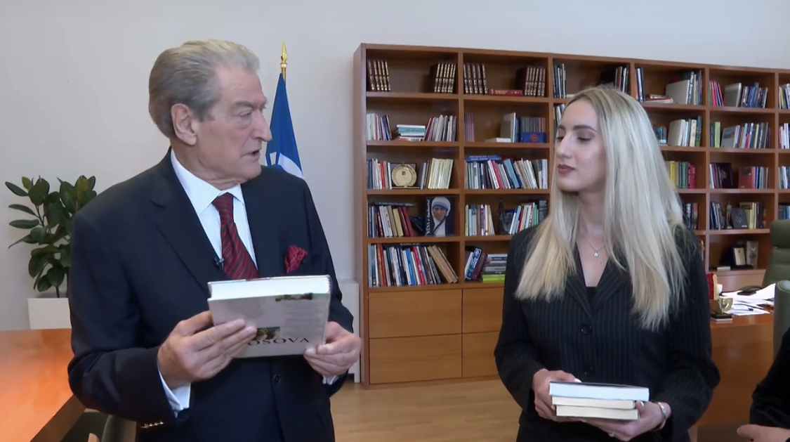 Berisha dhuron libra në nismën e Brain Gain në PD