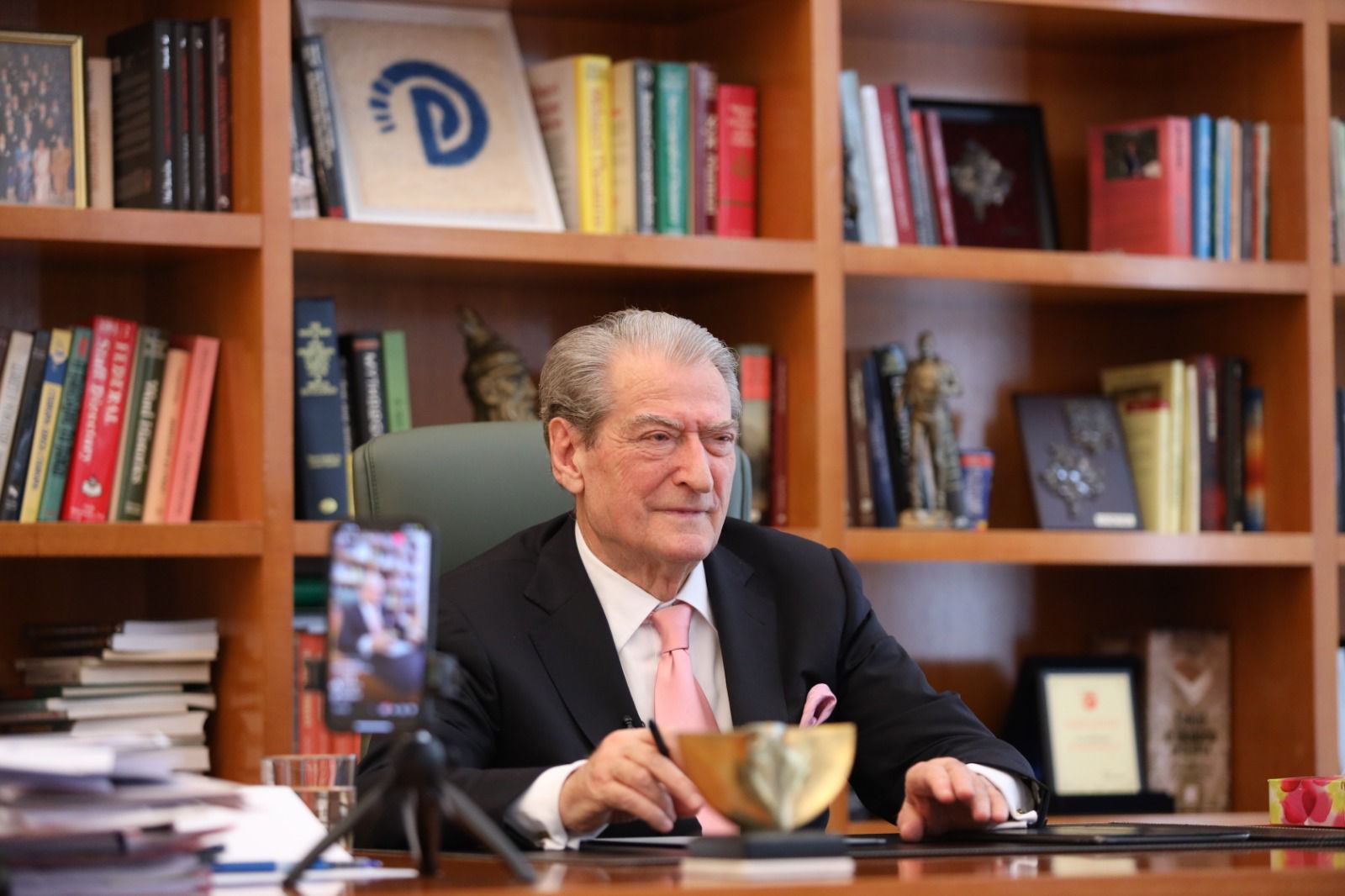 “Çuçi se ai është ministri i familjes. Ai ka një qëllim, të garantojë flukset e drogës. Baxhanaku, thjeshtra dhe vëllai i Ramës do të përgjigjen para ligjit