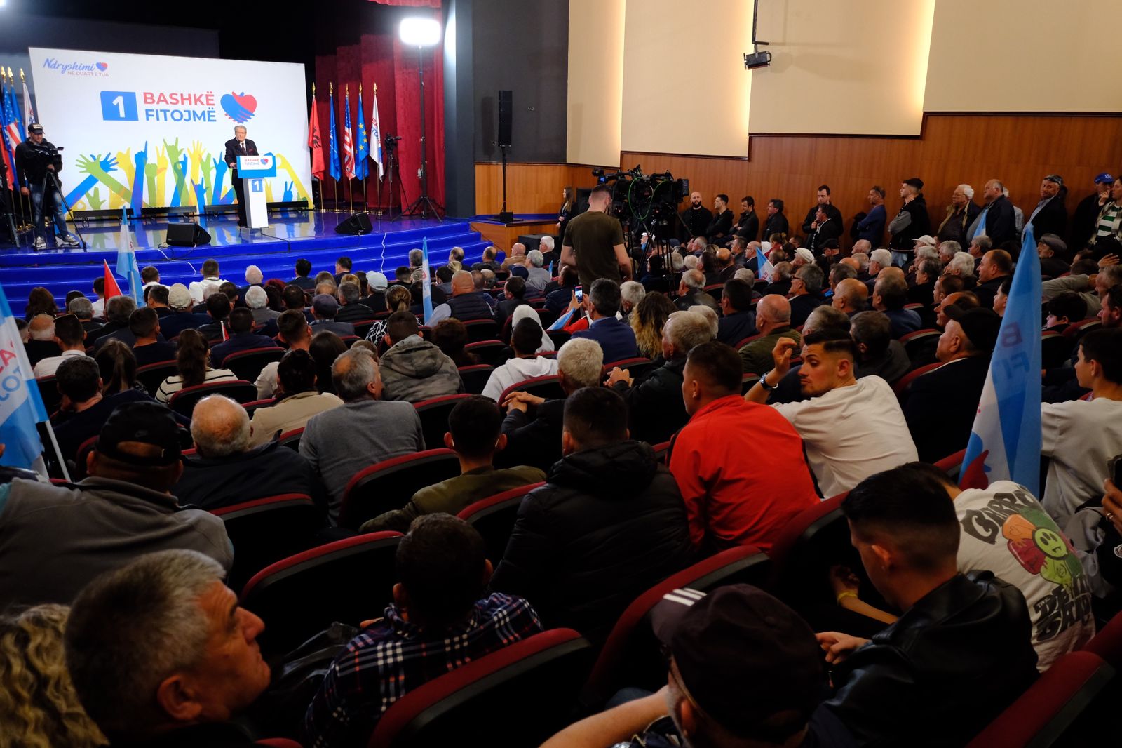 Berisha: 7 kilometra të rrugës Tiranë-Elbasan kushtuan 180 milionë euro. Këta vetëm vjedhin dhe vjedhin!