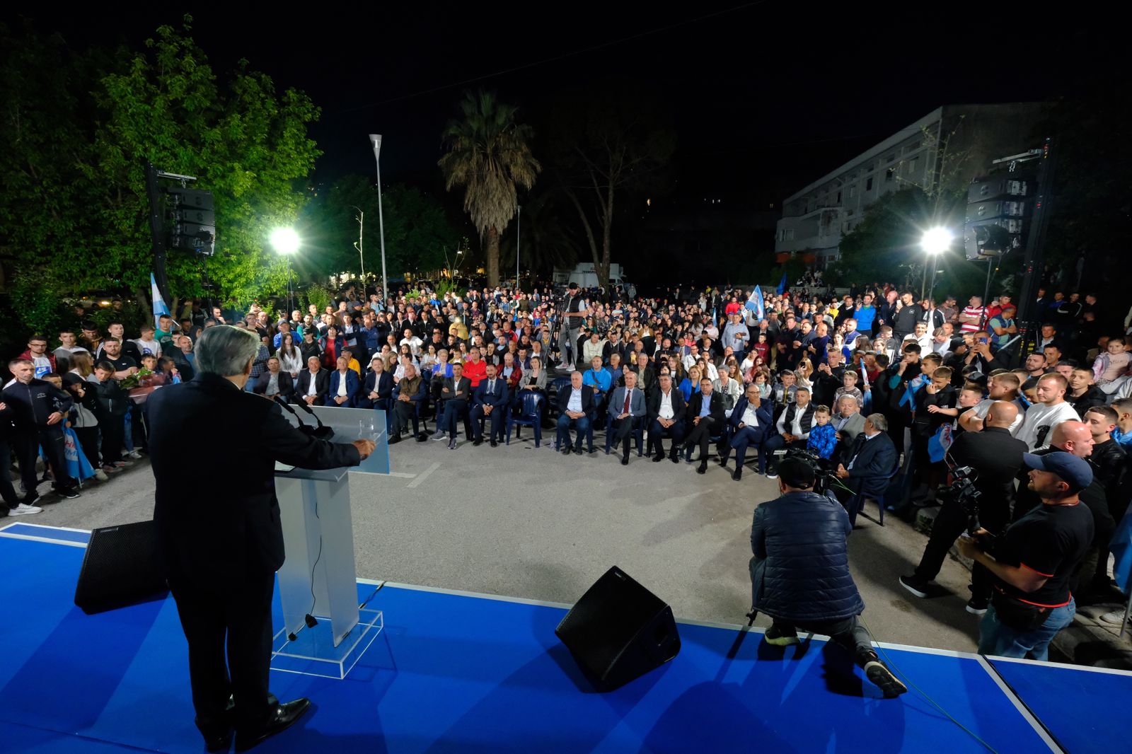 “Edi Rama nuk del dot në debat, se në mes të Vlorës po ndërtohet përbindëshi, kulla nga i vëllai i tij, Olsi Rama”