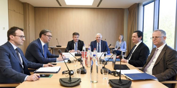 TEKSTI/ Takimi Kurti-Vuçiç, miratohet deklarata për të zhdukurit