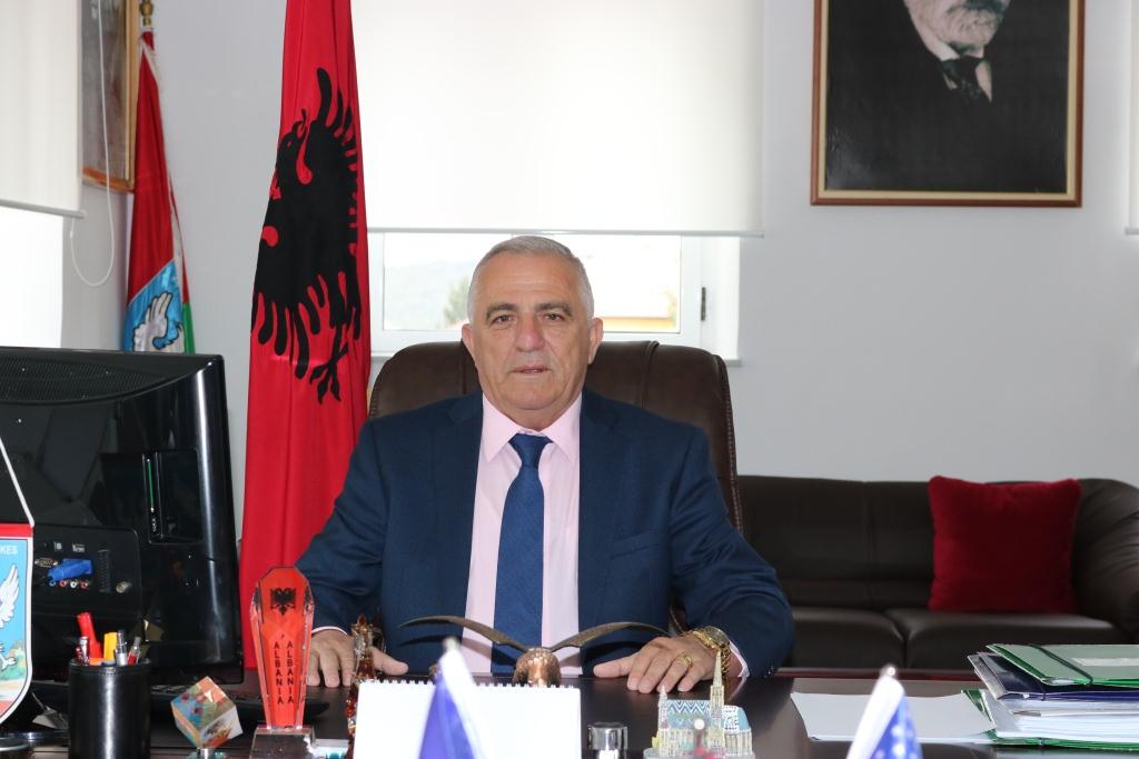 PËRGJIMI/ Si del për të blerë vota vëllai i kryetarit socialist të bashkisë së Pukës