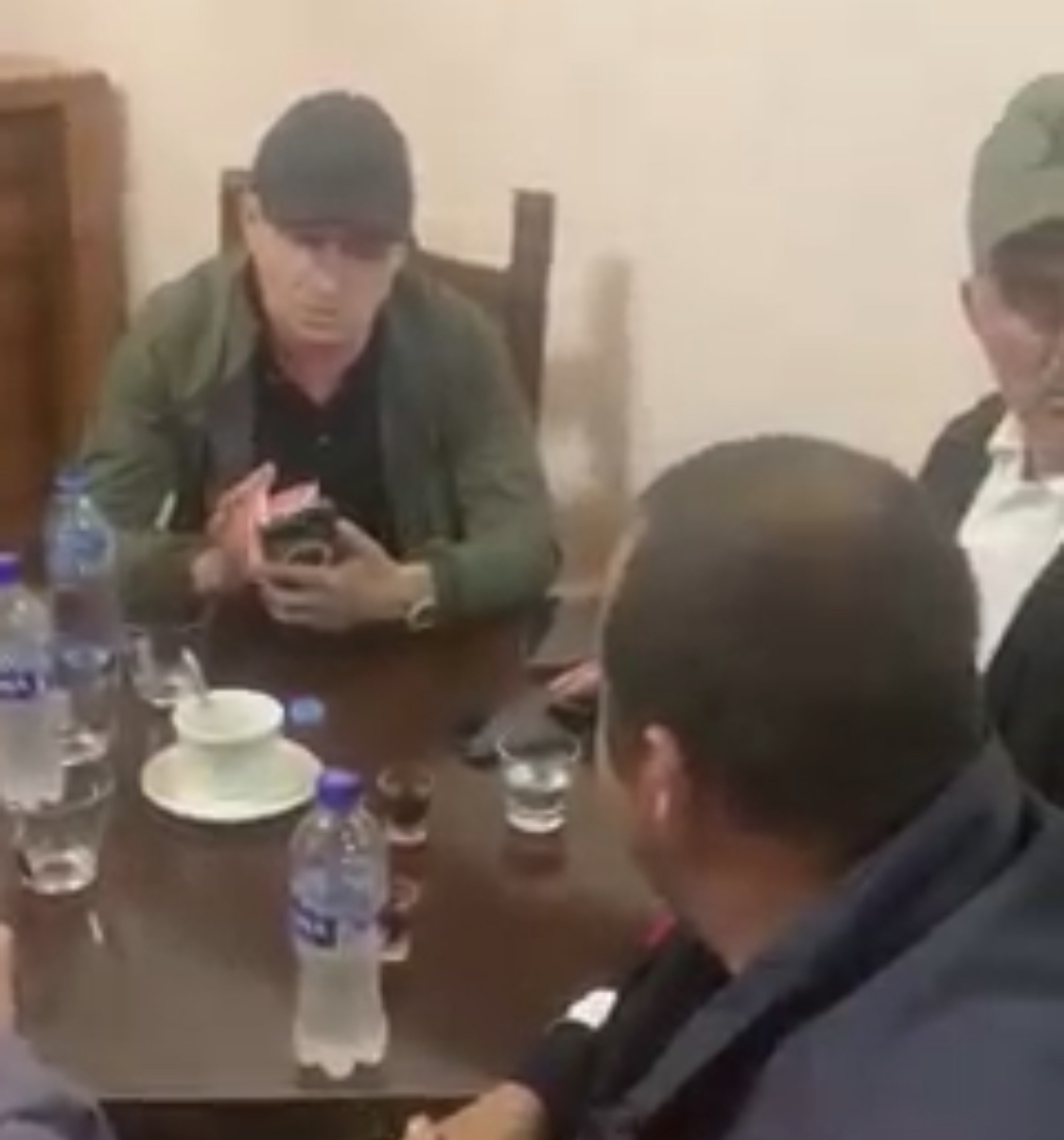 Biznesmeni Salillari bën namin për vota në Kuçovë