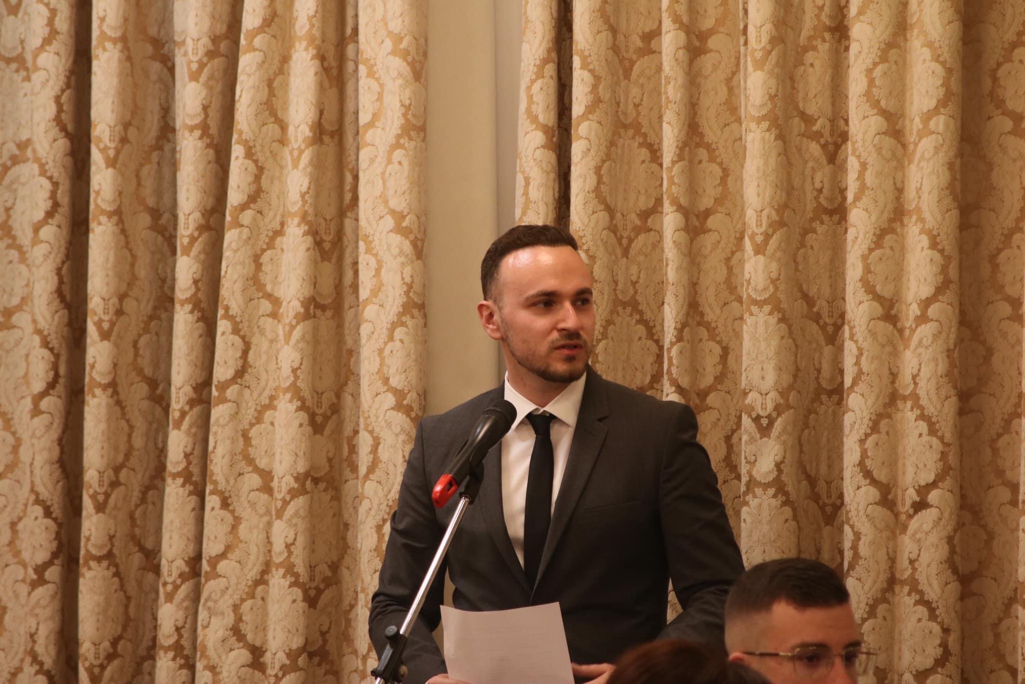 Familja përkujton 1 vjetorin e ndarjes nga jeta të Presidentit Nishani