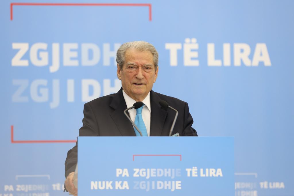 Berisha pas lirimit të 3 policëve: Të shkohet drejt finalizimit të planit Franko-Gjerman