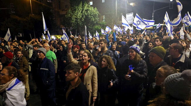 Vijojnë protestat e opozitës në Beograd kundër Vuçiç