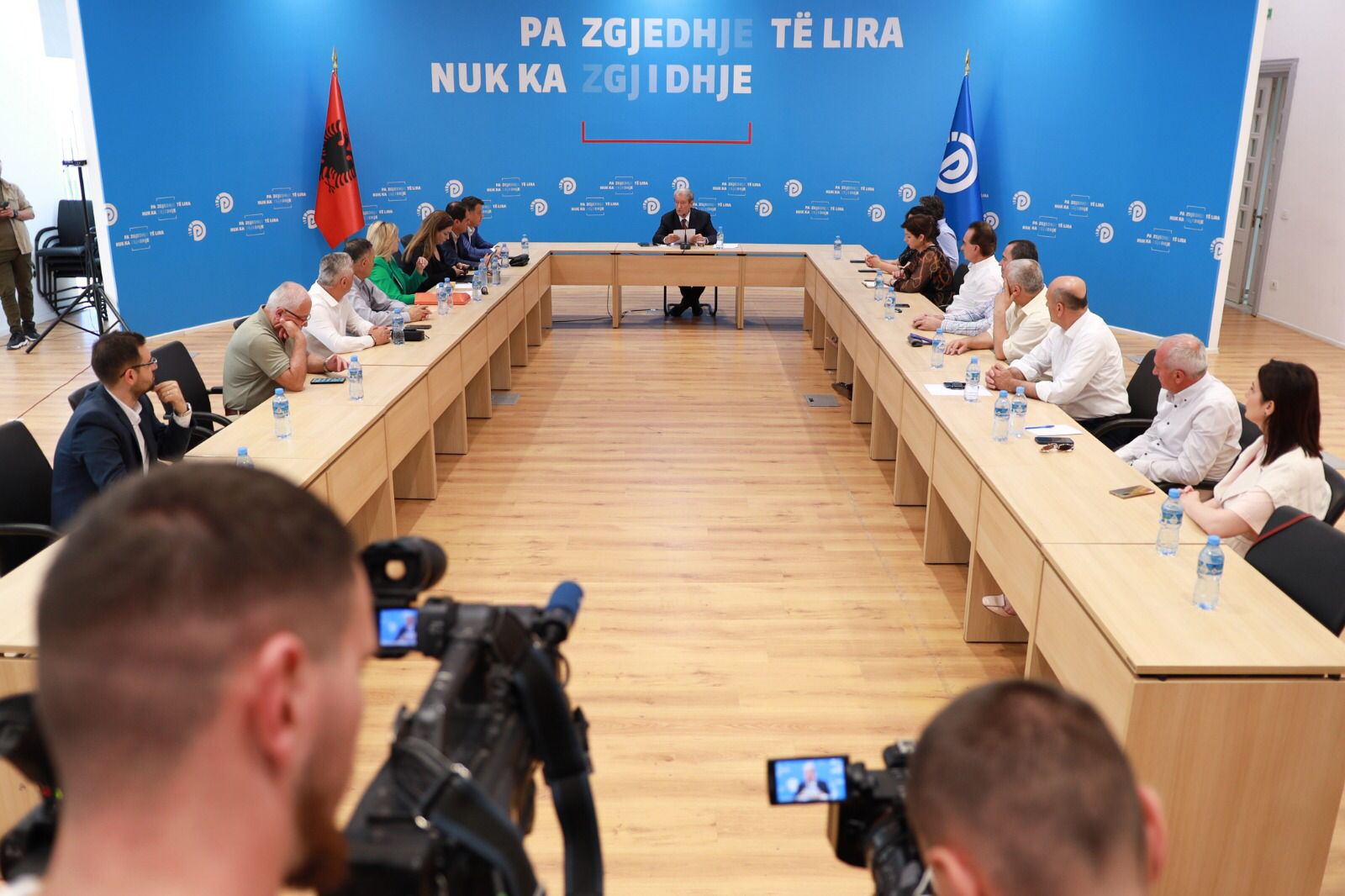 “Bashkimi i dy dosjeve, shenjë e keqe dhe e rëndë për Edi Ramën”