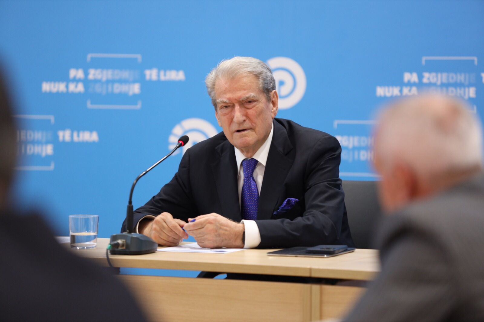 Berisha kerkon ardhjen e ligjit te Lustracionit ne parlament: Po dhunohen te drejtat e opozites