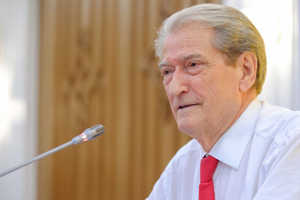 Berisha zbardh 3 burimet për akuzat ndaj tij në non gratan britanike. Tek burimi i tretë Lulzim Basha.