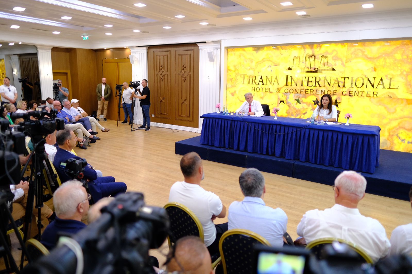 Berisha zbardh 3 burimet për akuzat ndaj tij në non gratan britanike. Tek burimi i tretë Lulzim Basha.