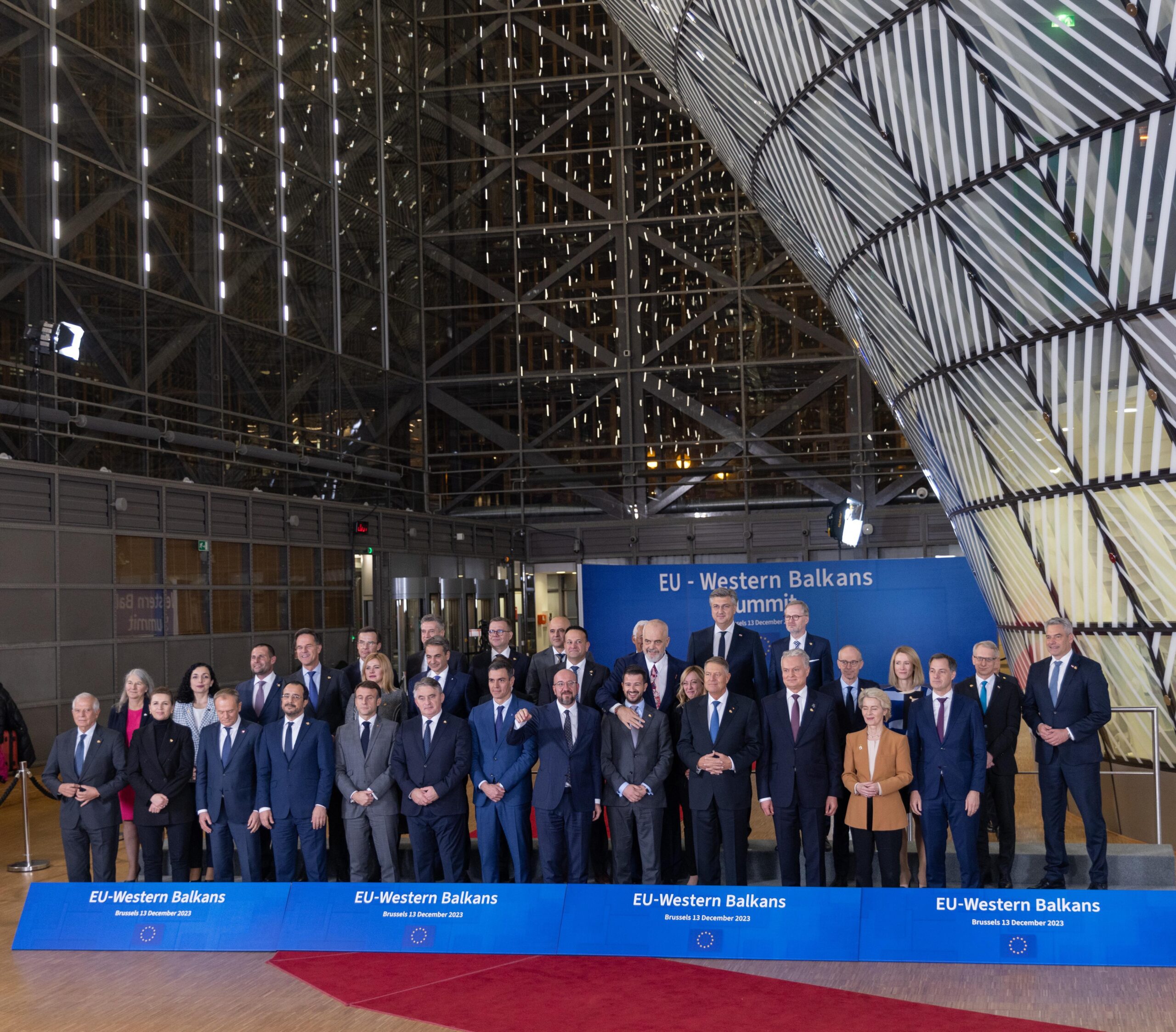 Jo vetëm Beleri, BE thekson tensionet politike që ndalin Shqipërinë. Detaje nga deklarata e Këshillit të Ministrave të BE