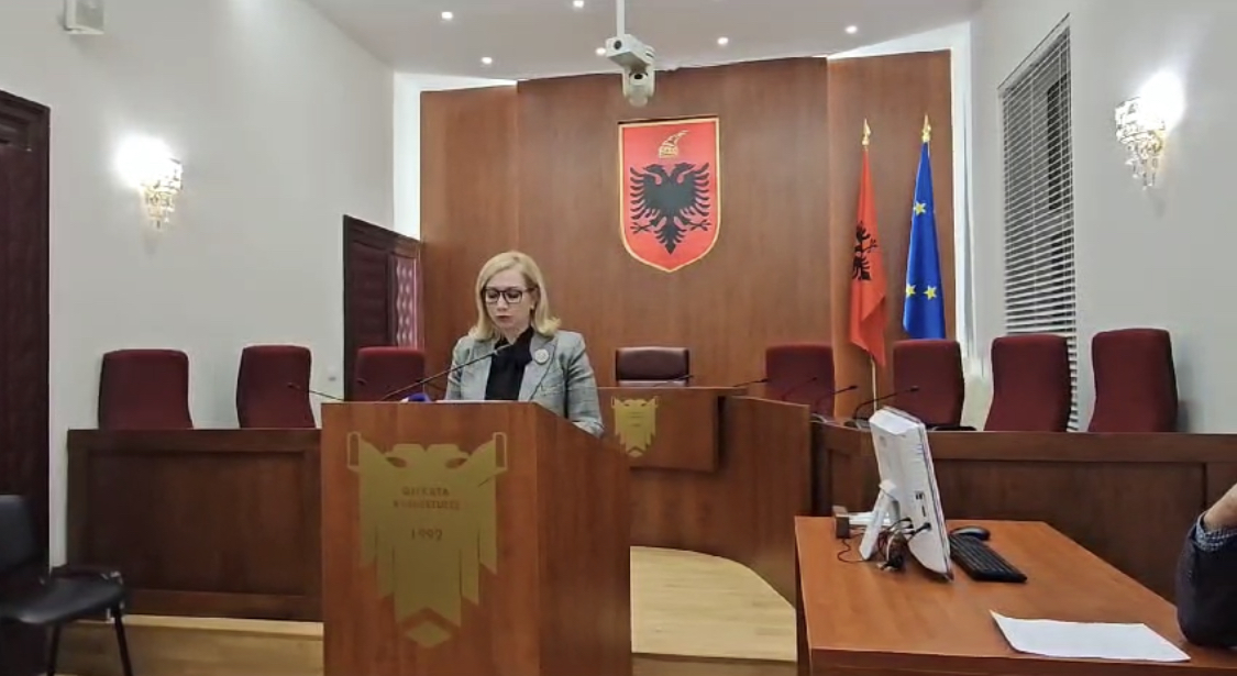 VIDEO/ Gjykata Kushtetuese pezullon marrëveshjen për emigrantët me Italinë