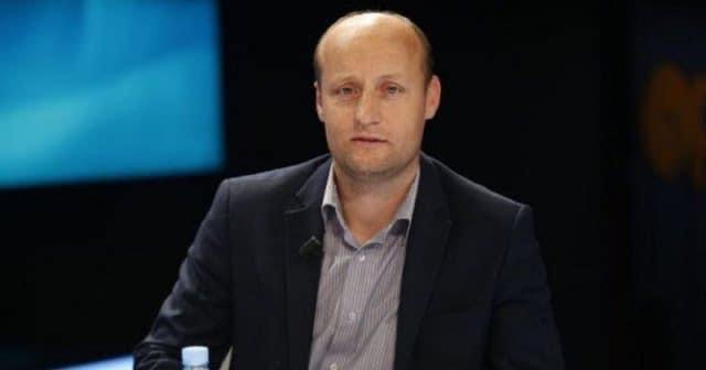 SPAK i thyen derën gazetarit, Elton Qyno mbahet 7 orë në prokurorinë e posaçme