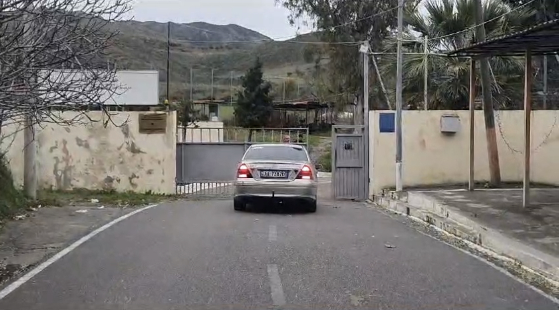 VIDEO/ Pamjet pas krismave në burgun e Peqinit. Policia e merr nën kontroll