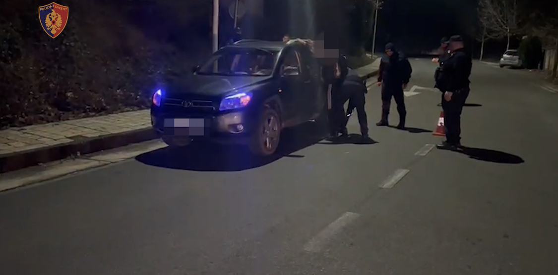 KURBIN/ Policia kap snajperin, por jo snajperistin. Iku fushës