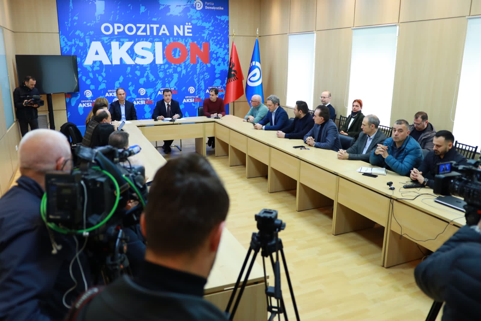 Mblidhet kryesia e PD pa Berishën, mbledhjen e drejton Noka