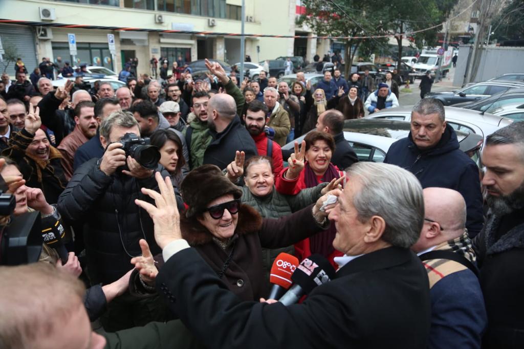 Sali Berisha mbaron seancën e pyetjeve: Ja çfarë u thashë në SPAK, gjeta aty një grup të terrorizuar