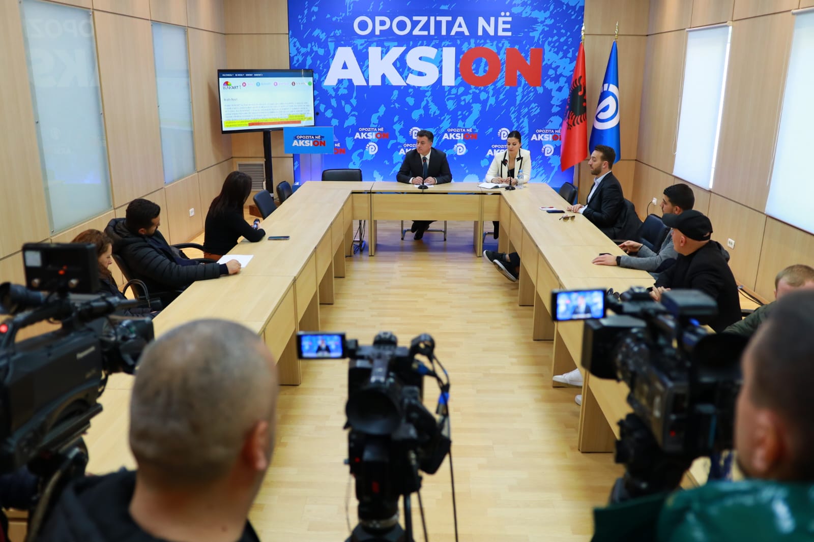 “Jam në kontakt të vazhdueshëm me Bardhin dhe Gjekmarkajn, nuk ka asnjë hije të vogël për bashkimin e PD”