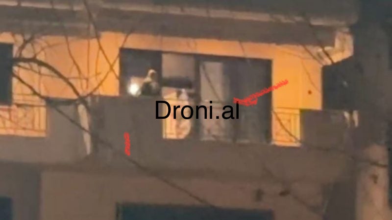 FOTO&VIDEO/ Pamje nga ballkoni ku u vra Sinomataj, u qëllua me snaiper