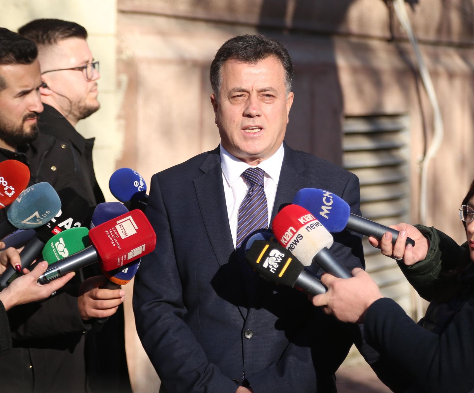 Noka nga kryesia e Kuvendit: Grupi parlamentar i PD i bashkuar. Nuk ka bashkëpunim me dy pengjet e qeverisë