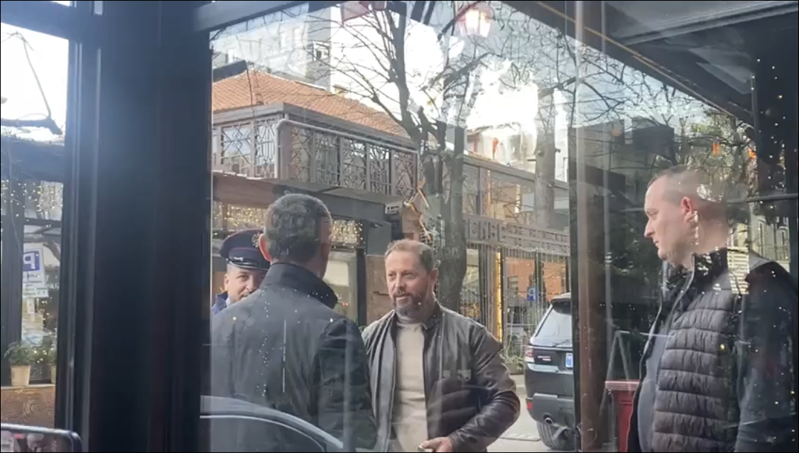 Pas deklaratës së Ballës policia i hyn në shtëpi Berishës